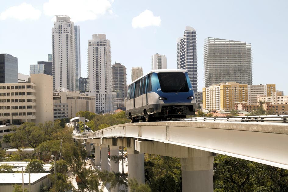 Metromover in Miami - Photo of a free downtown monorail - American Butler