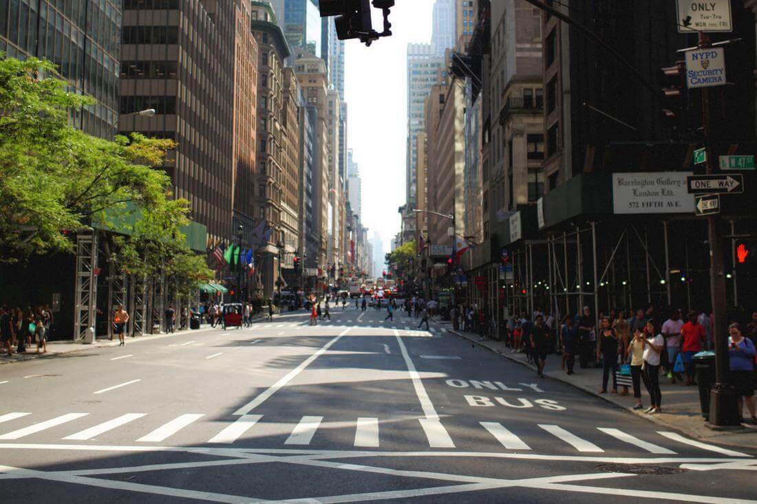 Fifth avenue - знаменитая улица в Нью-Йорке - American Butler