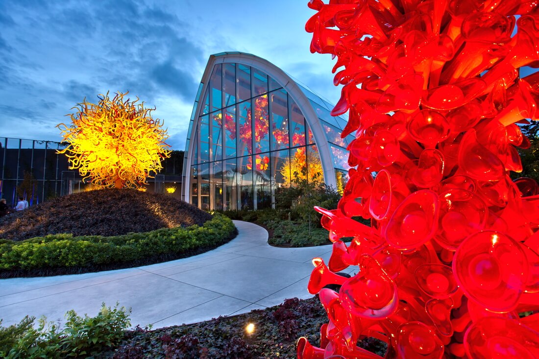 Chihuly Garden and Glass — фото достопримечательности Сиэтла — American Butler