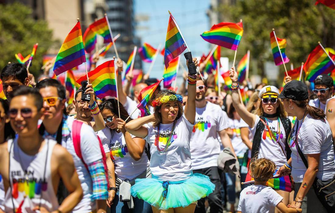 Гей-парад в Сан-Франциско - фото фестиваля в защиту геев - American Butler