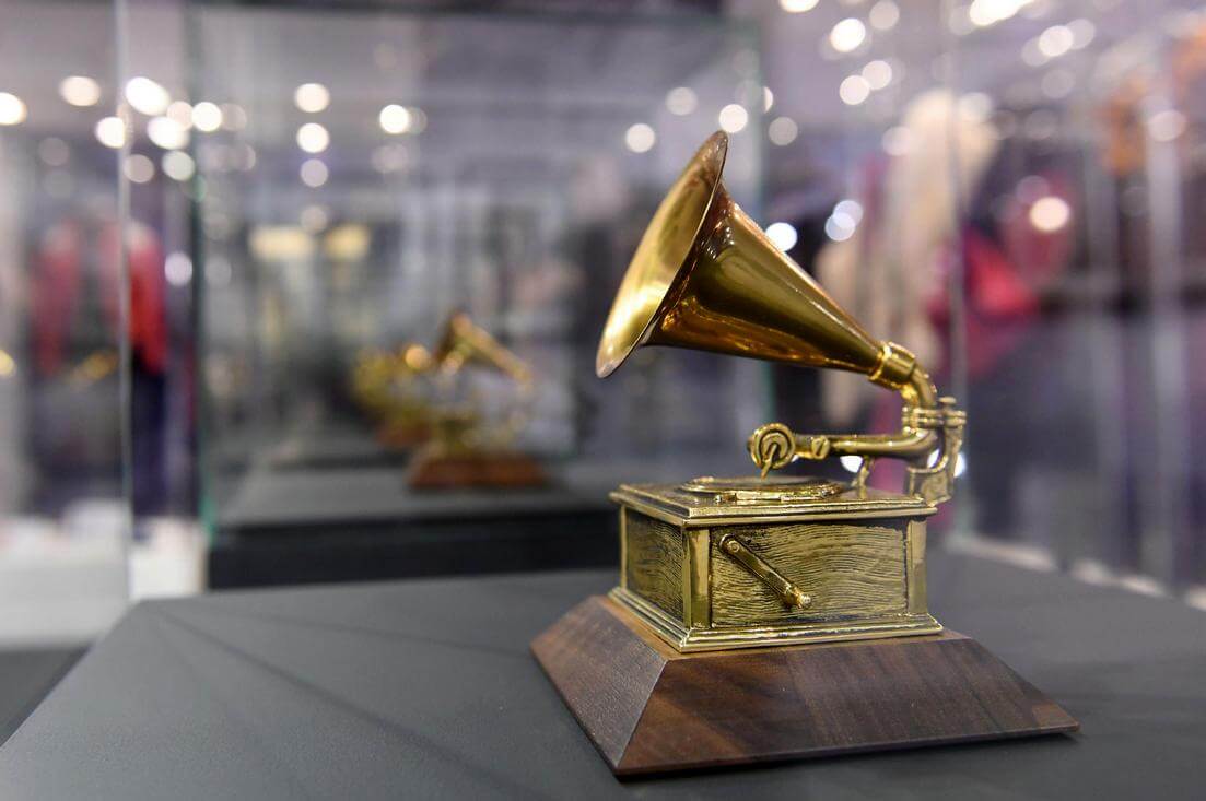 Фото статуэтки Грэмми в музее The Grammy Museum в Лос-Анджелесе — American Butler