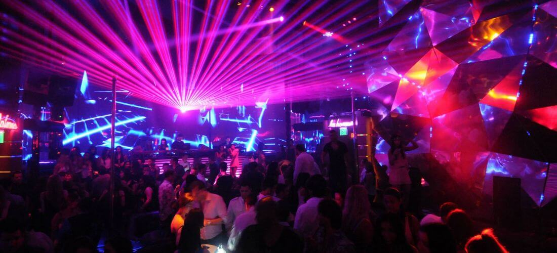 Mokai Lounge & Nightclub — фото ночного клуба — American Butler