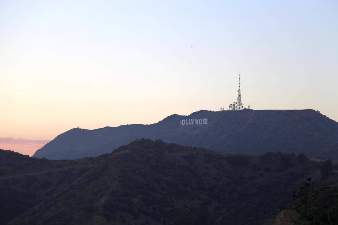 Grffith Park, Los Angeles - фото знака Голливуда - American Butler