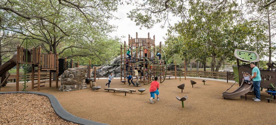 Фото детской площадки в парке Амелии Эрхарт в Майами — American Butler