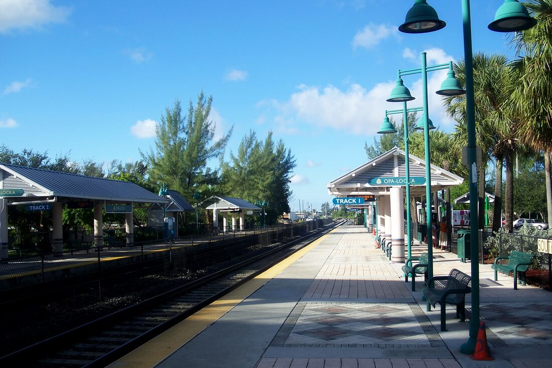 Город Опа-Лока во Флориде — фото железнодорожной станции — American Butler