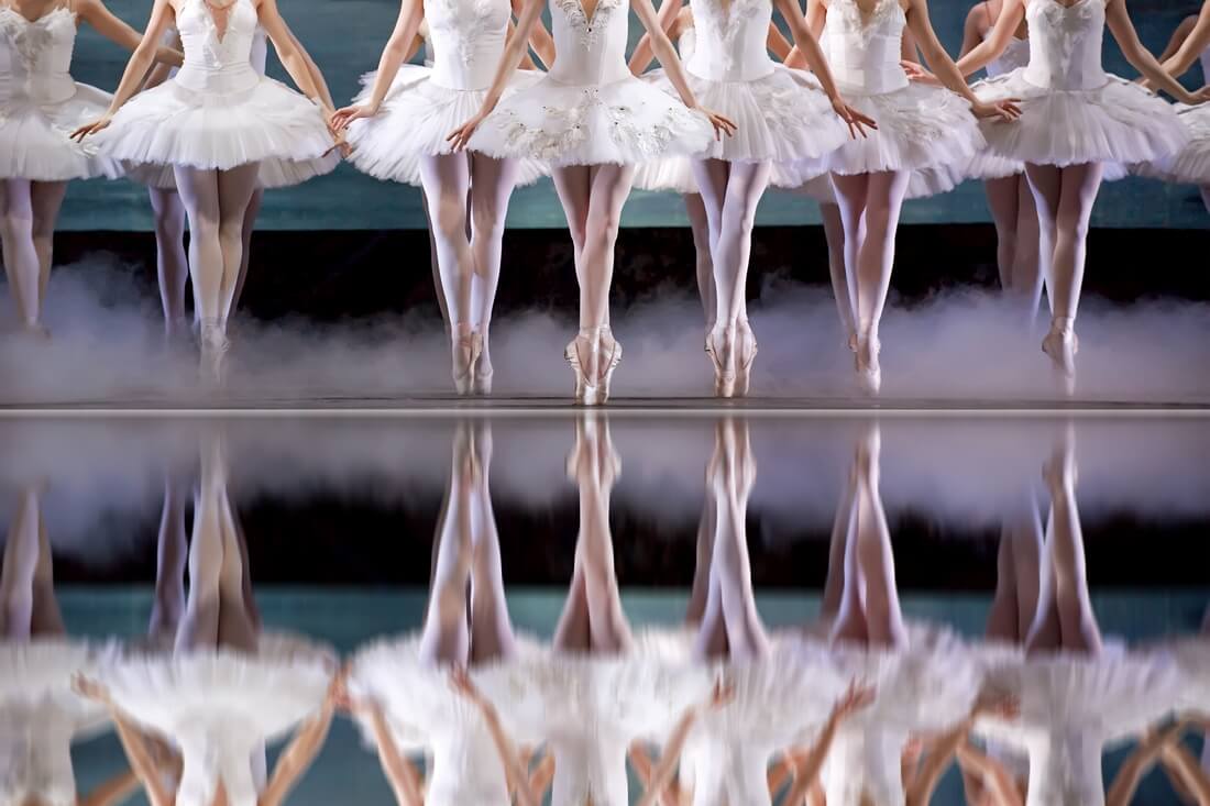 Miami City Ballet — труппа балерин на сцене — American Butler