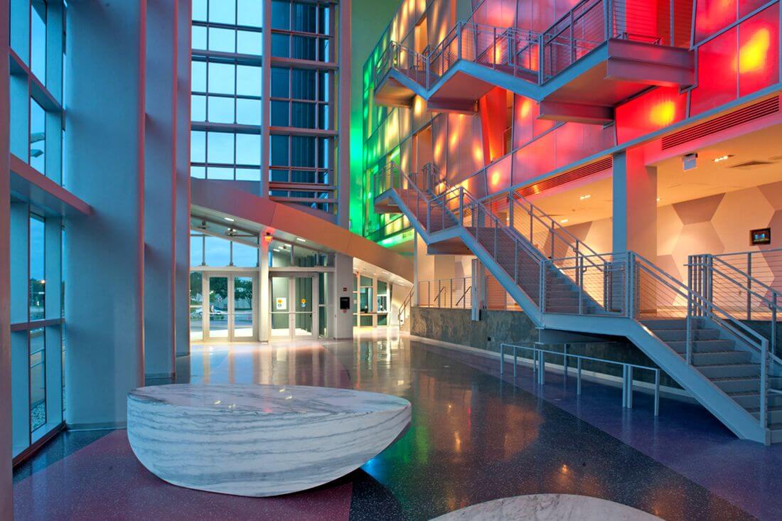 South Miami-Dade Cultural Arts Center — фото холла внутри театра — American Butler