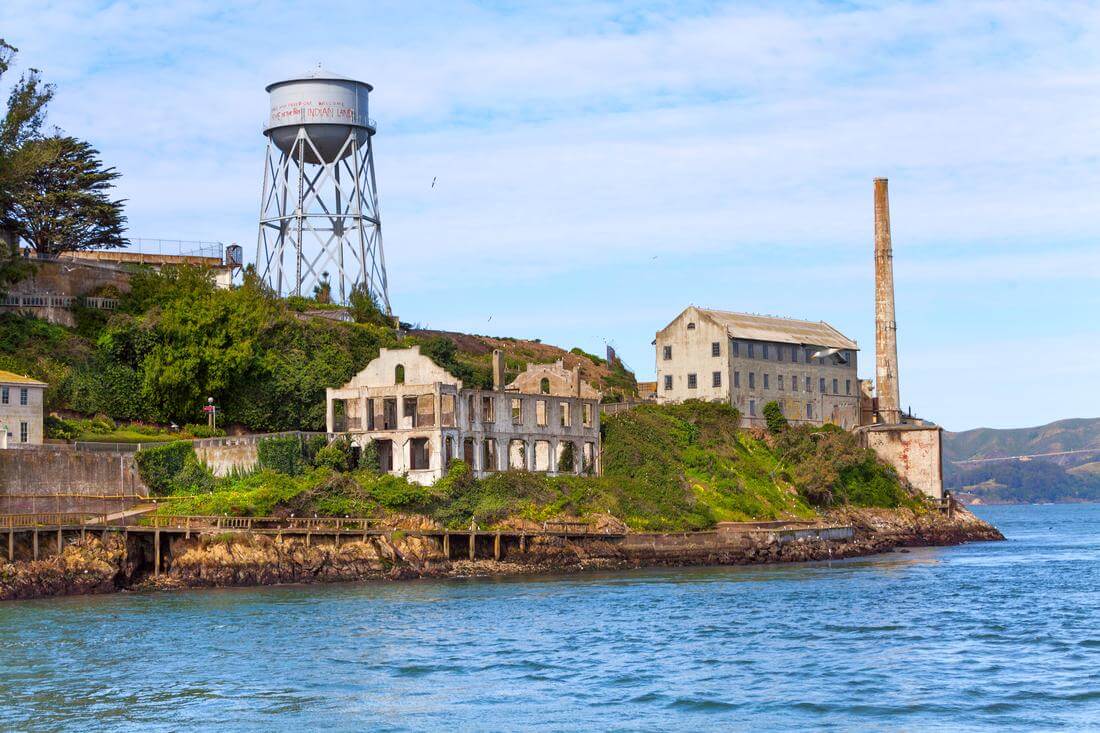 The state of California in America - history, sights and features: Alcatraz prison photo