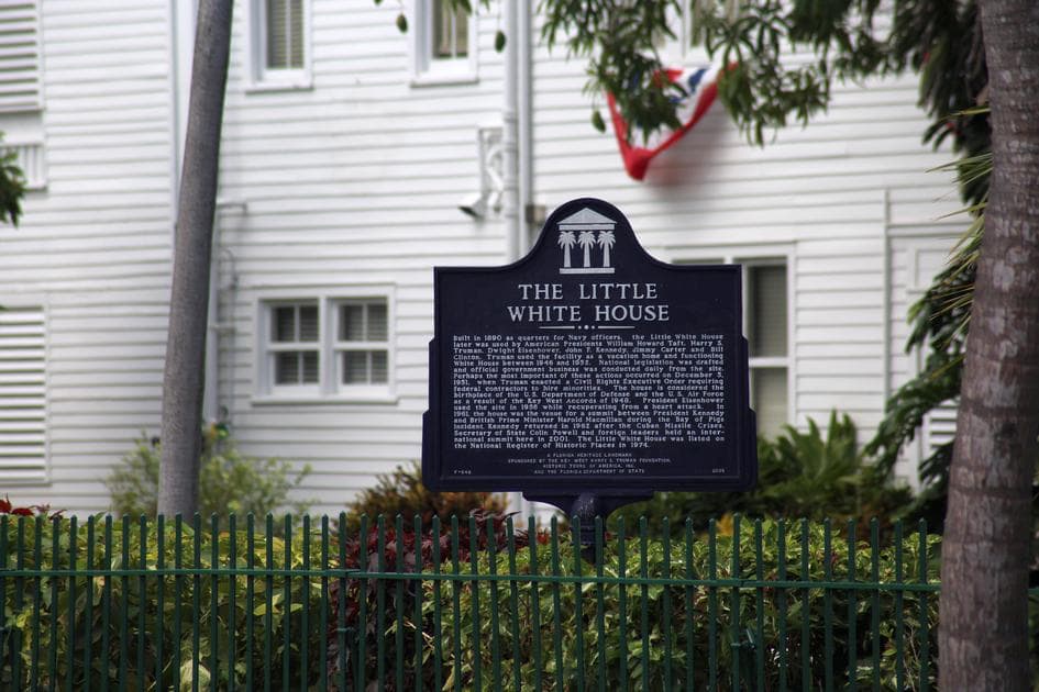 Малый Белый Дом Трумэна - фото таблички с историей музея