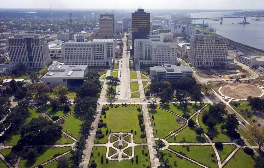 Город Baton Rouge в штате Louisiana - American Butler