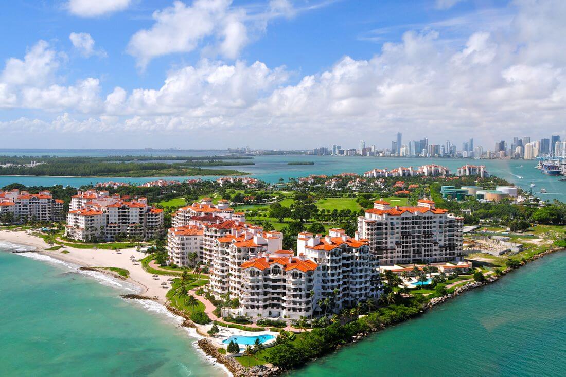 Photo of the coast of the Atlantic Ocean and Fisher Island in Miami Beach - American Butler