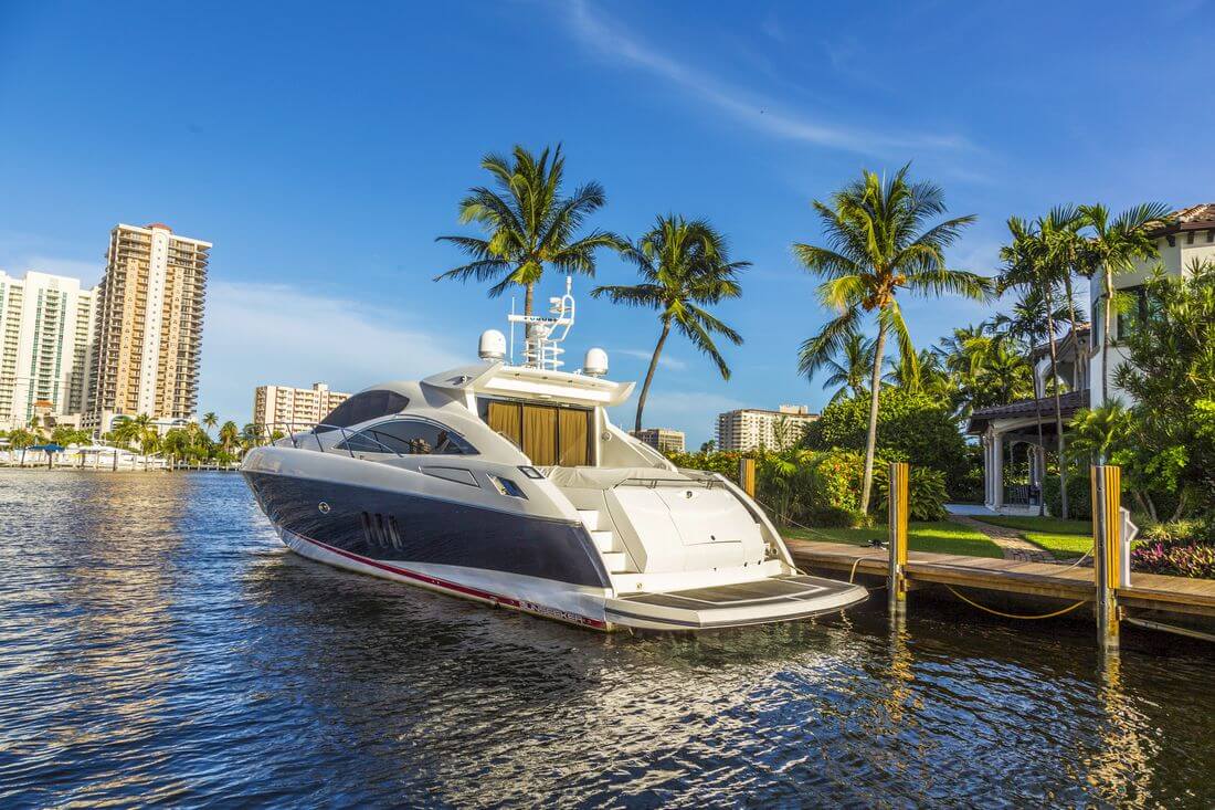 Аренда яхт в Майами — фото спортивной лодки для чартеров — American Butler