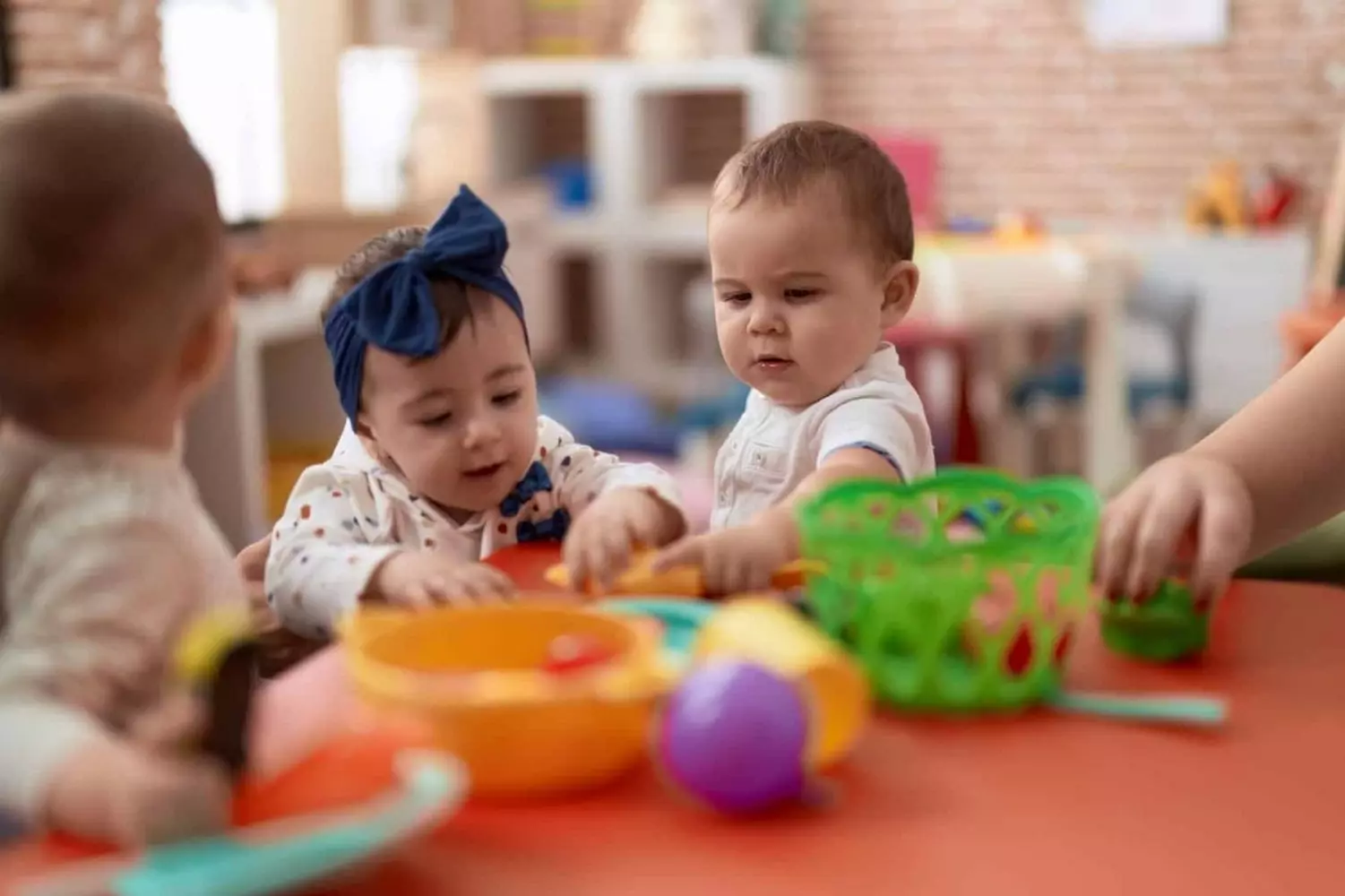 Специализированная программа раннего развития для младенцев в Sunny Isles Kids Club Занятия по раннему развитию для младенцев в Sunny Isles Kids Club в Майами