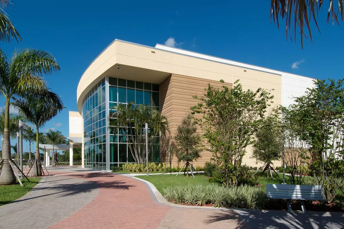 Nova Southeastern University — photo of the façade — American Butler Nova Southeastern University — photo of the façade — American Butler