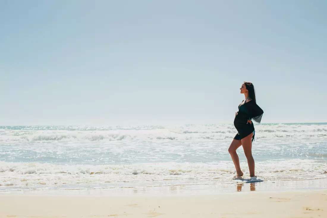 Mother with newborn baby — ideal conditions for childbirth in Miami