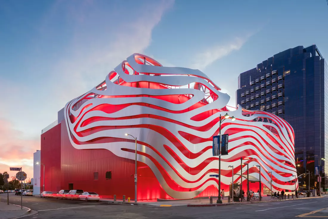 Petersen Automotive Museum — Лучшие музеи Лос-Анджелеса