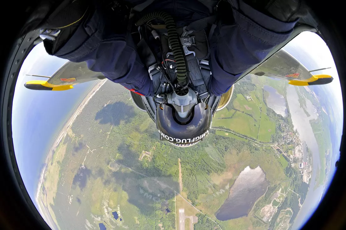 Pilot Photo in Fighter Jet in Florida — Excursions and Tours by American Butler Pilot Photo in Fighter Jet in Florida — Excursions and Tours by American Butler