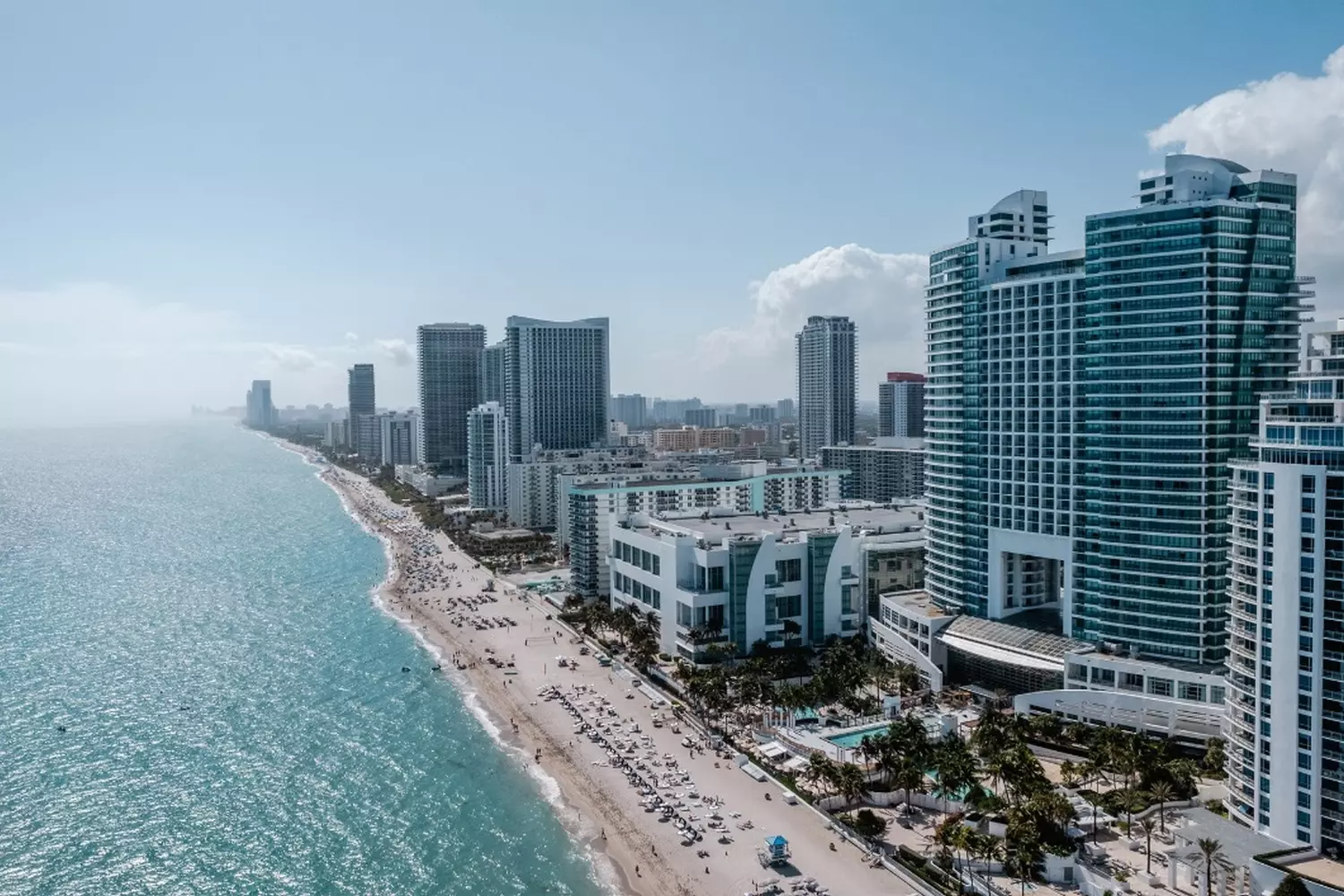 Breathtaking Aerial View of North Miami Beach — Ocean, Sand & Skyline Aerial view of North Miami Beach showcasing its turquoise waters, sandy coastline, and vibrant cityscape from above