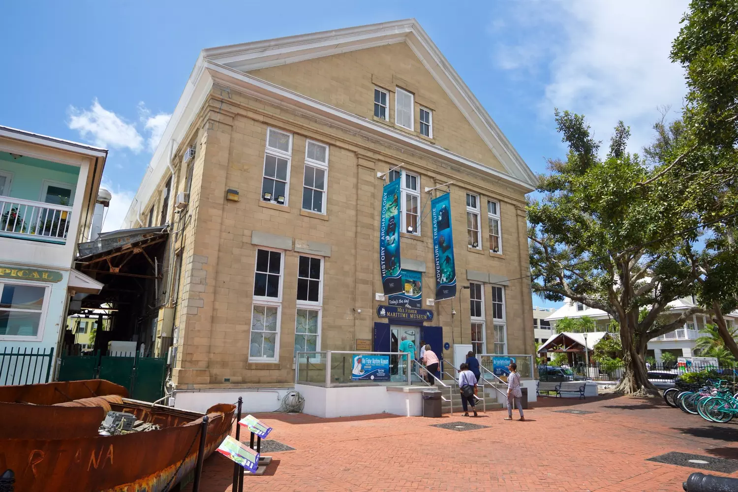 Фото перед входом в Mel Fisher Maritime Museum, Key West