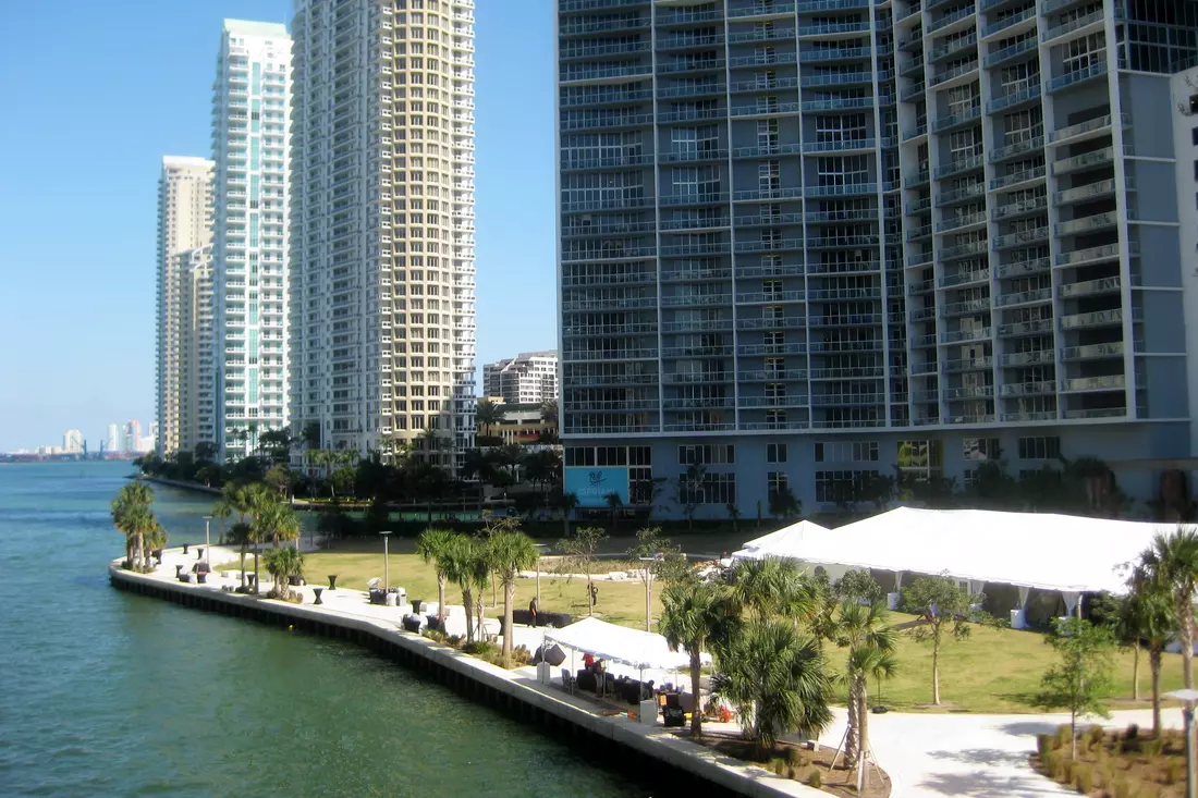 The Miami Circle at Brickell Point — фото в Брикелле — American Butler