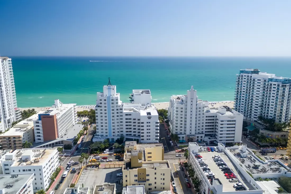 What to see in Miami Beach — photos of streets in South Beach — American Butler