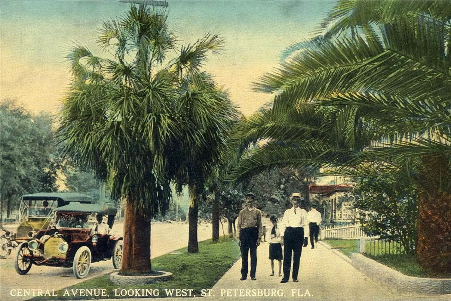 St. Petersburg FL Vintage Postcard — Glimpse into Florida's Historic Past Vintage postcard of St. Petersburg, Florida showcasing historic waterfront and architecture