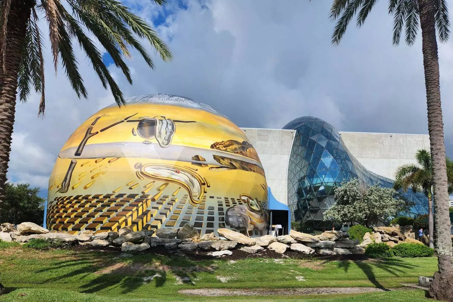 The Dalí Museum FL — Surrealist Masterpiece on Tampa Bay The Dalí Museum in St. Petersburg, Florida showcasing surrealist architecture and art