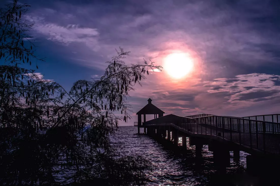 Lake Pontchartrain: фото озера ночью