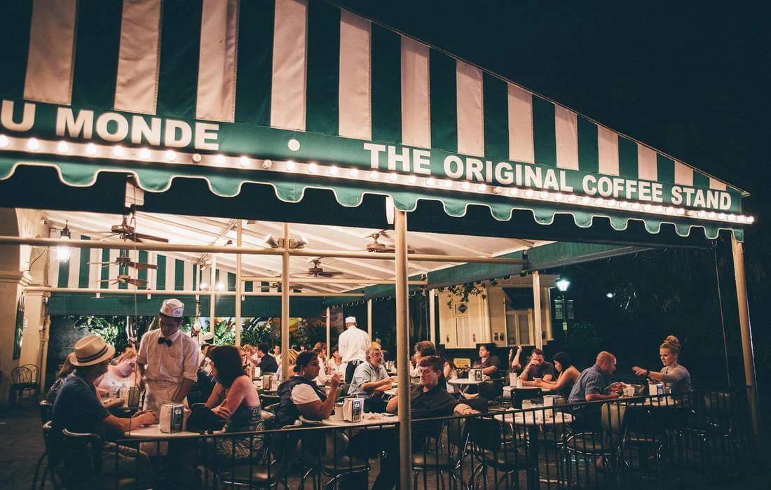 Фото здания Cafe du Monde в Новом Орлеане — American Butler