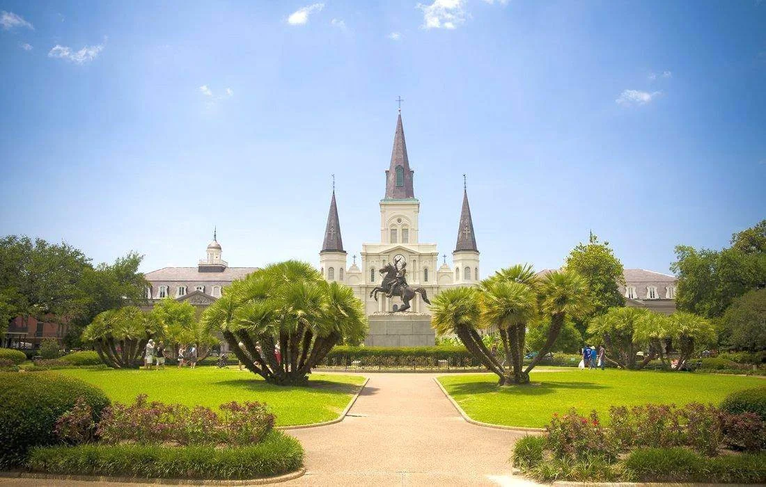 French Quarter: фото площади Джэксона в Новом Орлеане — American Butler