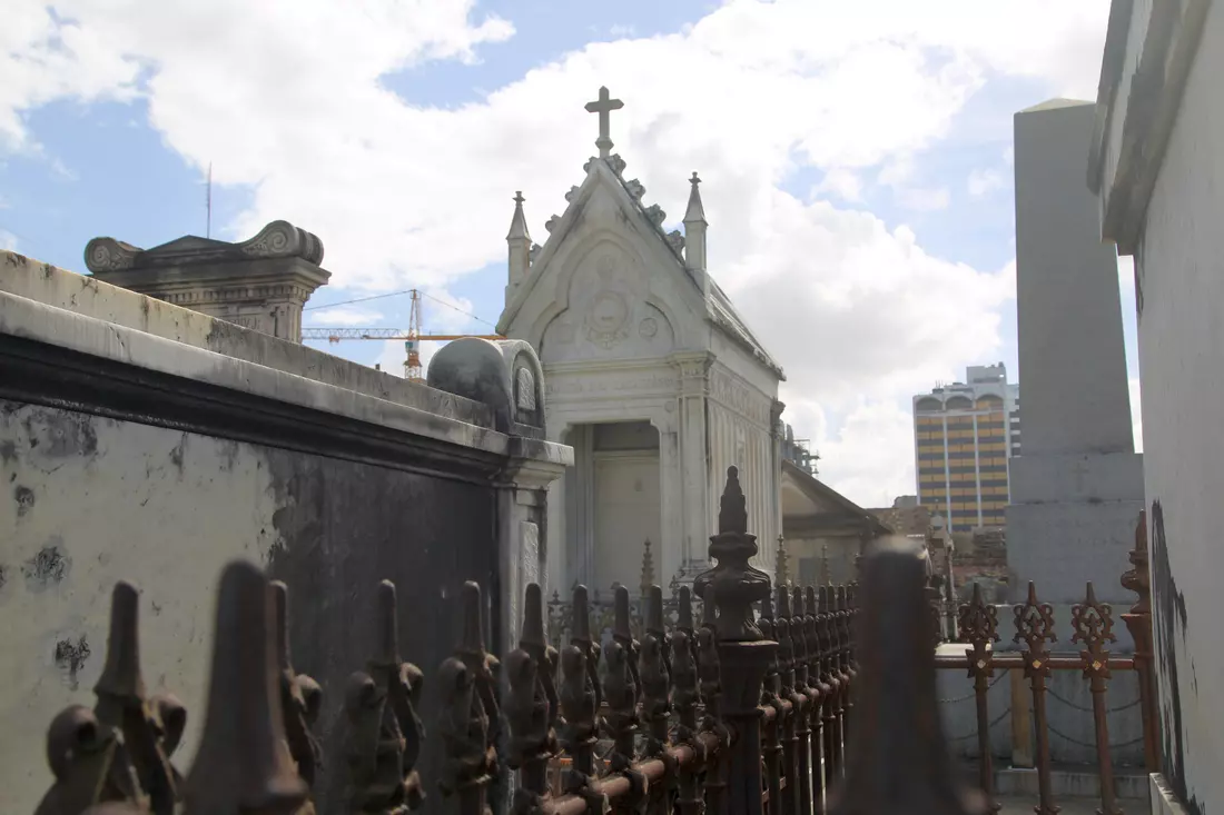 Старейшее кладбище в США — St. Louis Cemetery, New Orleans