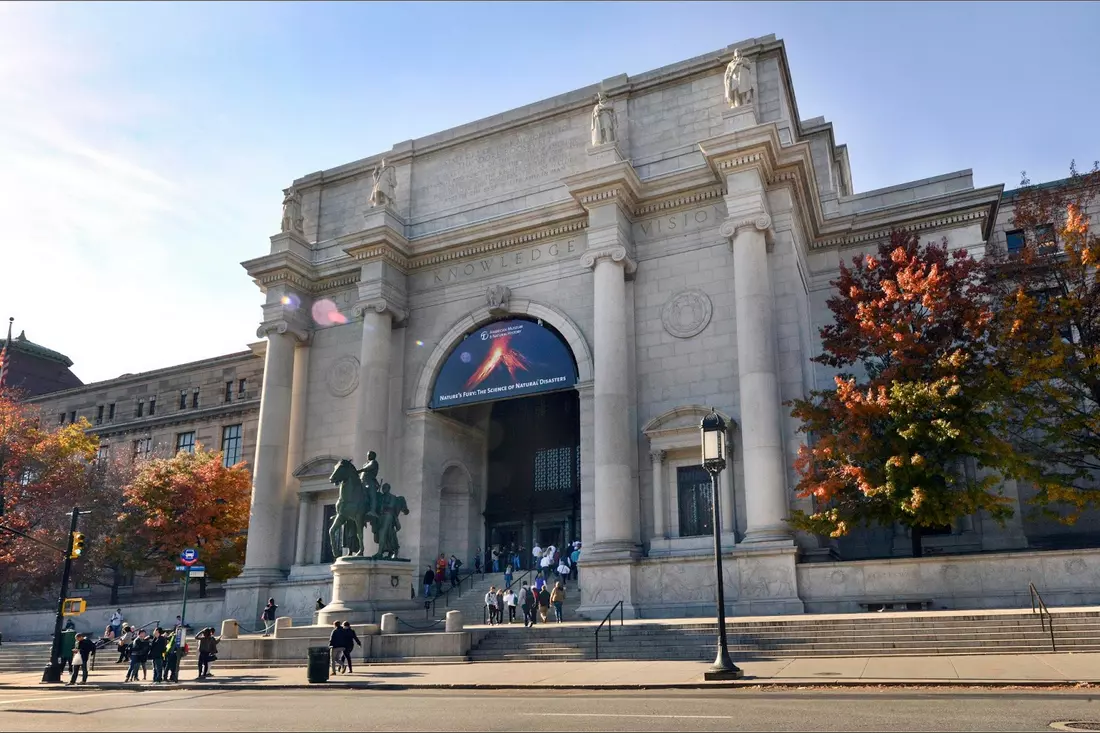 American Museum of Natural History — photo of the facade of the museum