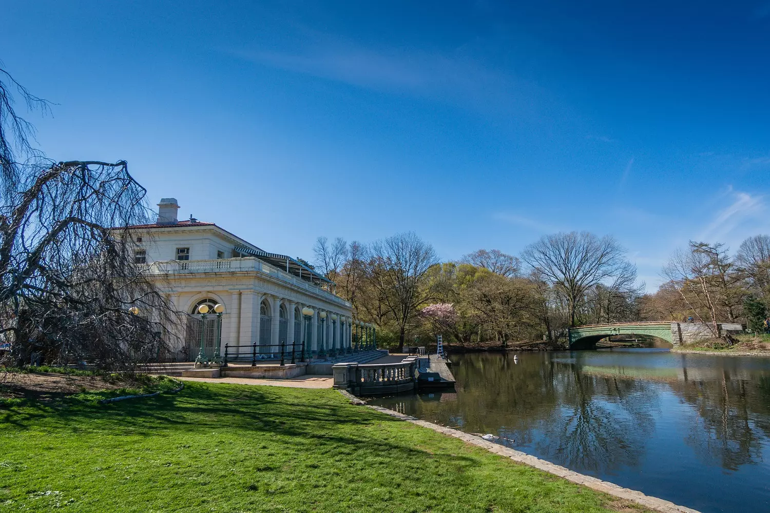 Prospect Park in New York — lake view