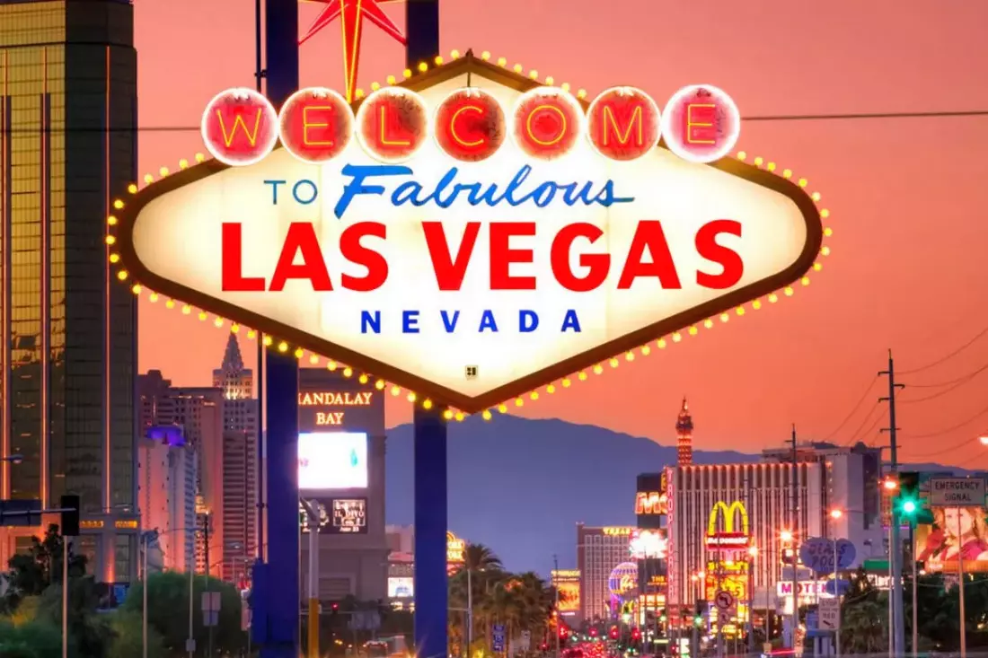 Excursions in Nevada — feel the excitement of Las Vegas Casino, Bellagio Hotel-Casino, Bellagio Fountains — Excursions in Las Vegas