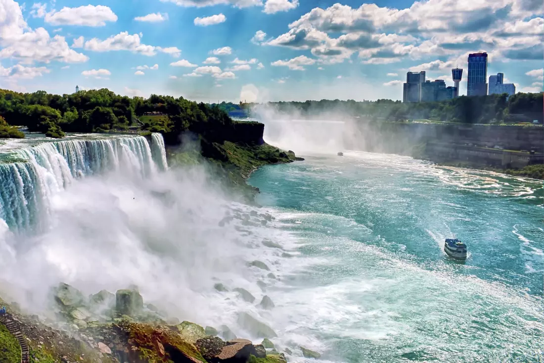 New York Charm: From Manhattan to Brooklyn Iconic skyscrapers and street vibes in New York