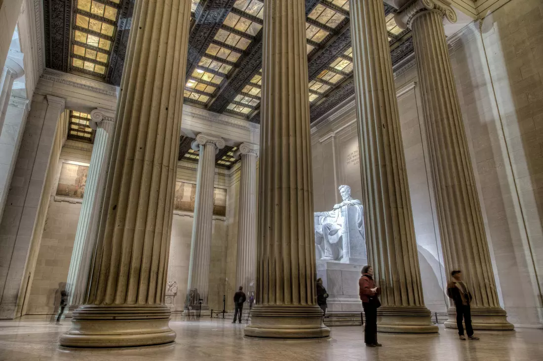 Lincoln Memorial, Washington DC — photo of the memorial inside