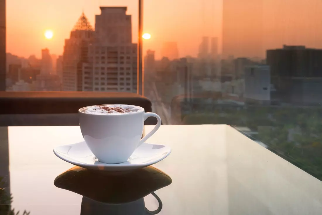 Living room overlooking the cityscape and a guide to the USA