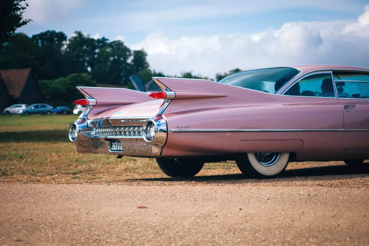 Особенности автомобилей Cadillac — фото дизайна крыльев и плавников — American Butler