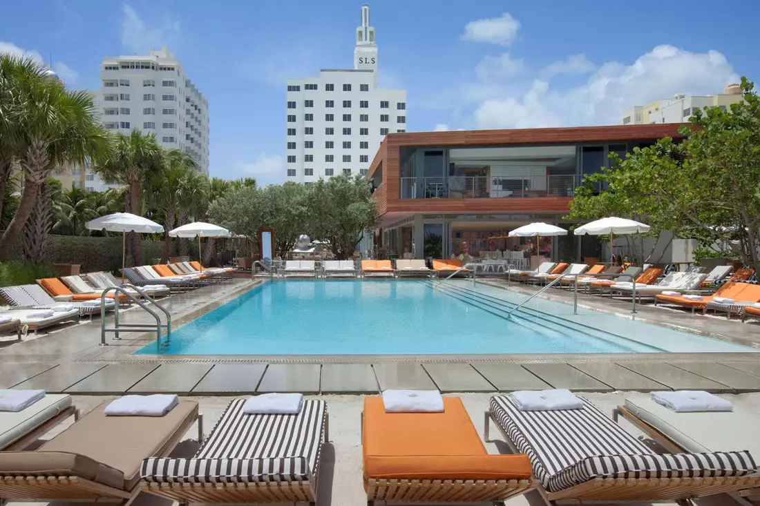 Фото бассейна в отеле SLS South Beach — American Butler