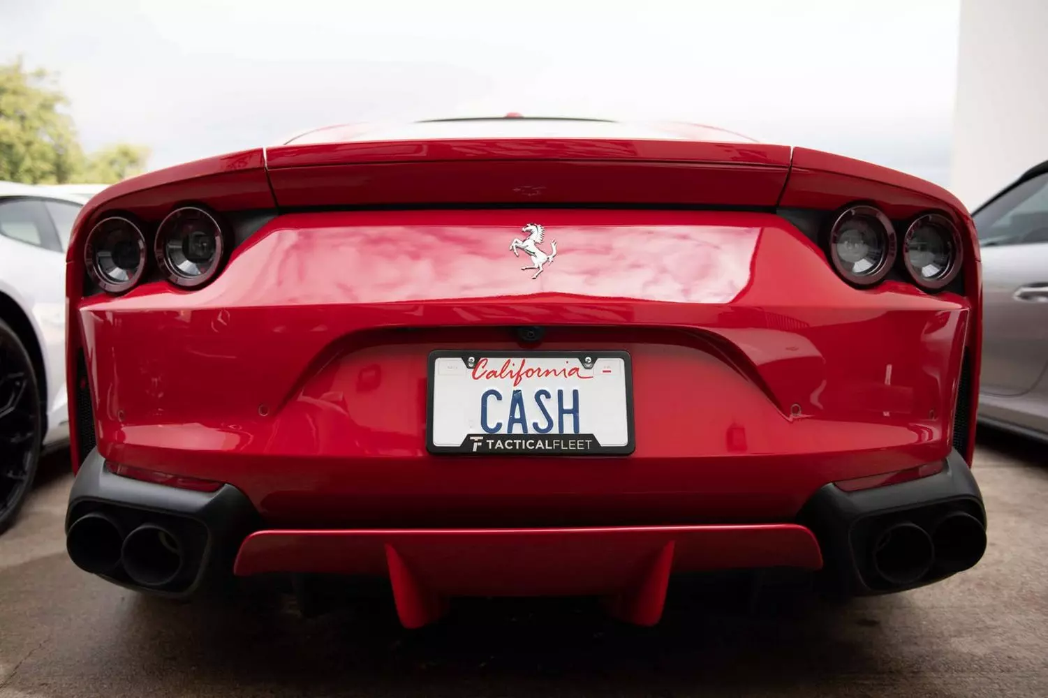 Пример зарегистрированного красивого номера (vanity plate) на автомобиле в США