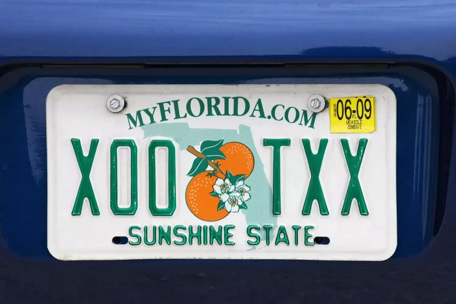 Пример зарегистрированного красивого номера (vanity plate) на автомобиле в США