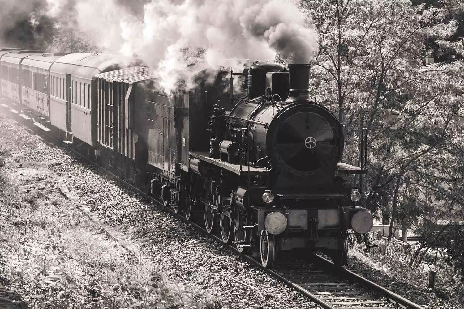 "Tom Thumb": The Legend That Started US Railroads A reconstruction or historic photo of the first American passenger steam locomotive "Tom Thumb" (1830) on the Baltimore and Ohio Railroad
