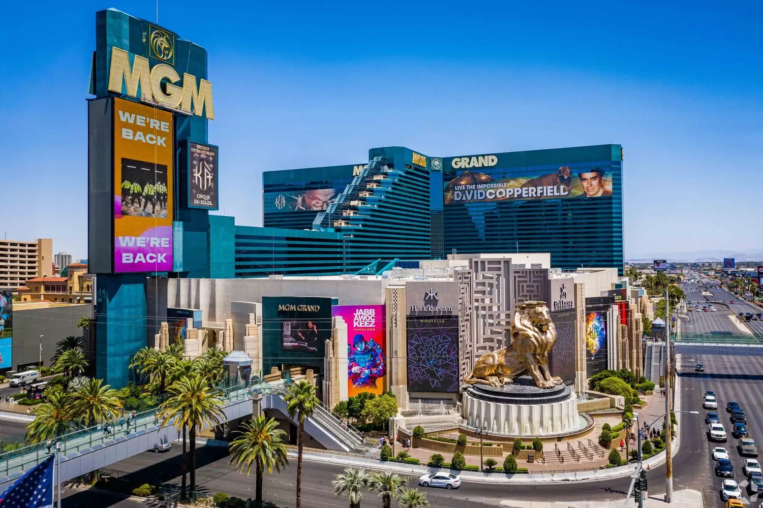 Казино MGM Grand в Лас-Вегасе Отель и казино MGM Grand в Лас-Вегасе с культовой статуей льва