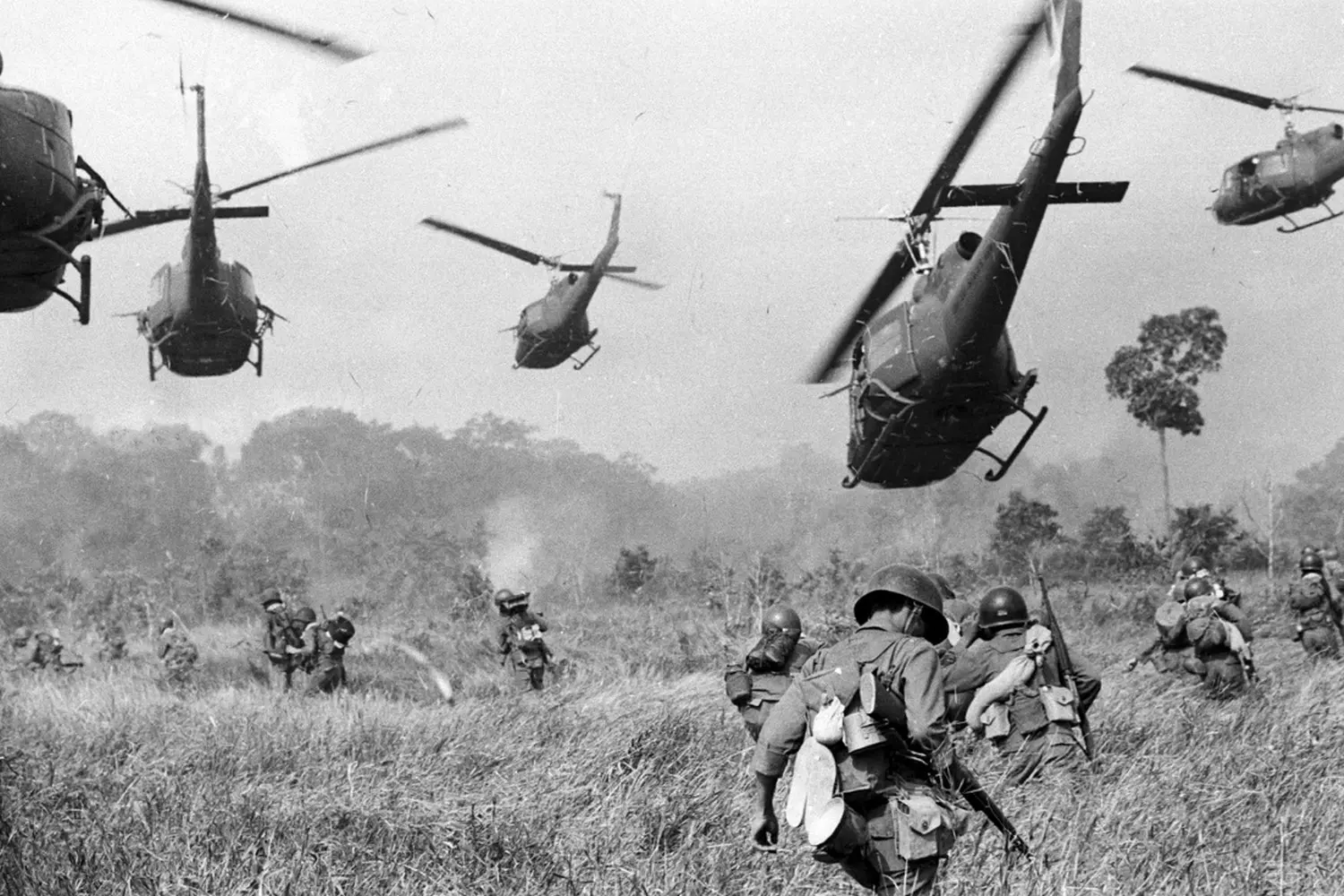 “Sound of Freedom”: UH-1 Huey Helicopters in the Vietnam War The Vietnam War: UH-1 “Huey” Helicopter Line at a Fire Base