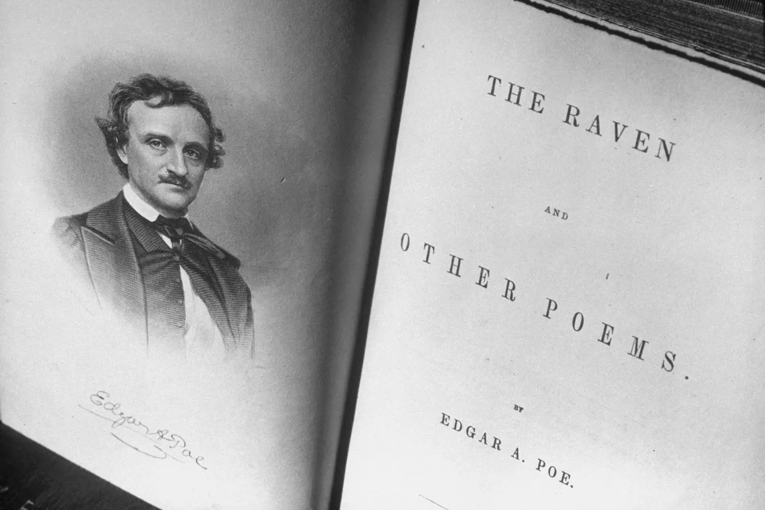 Книжные реликвии: коллекционные издания По XIX века Раритетные антикварные издания произведений Эдгара По с кожаными переплётами и золотым обрезом, образцы книжного искусства XIX века