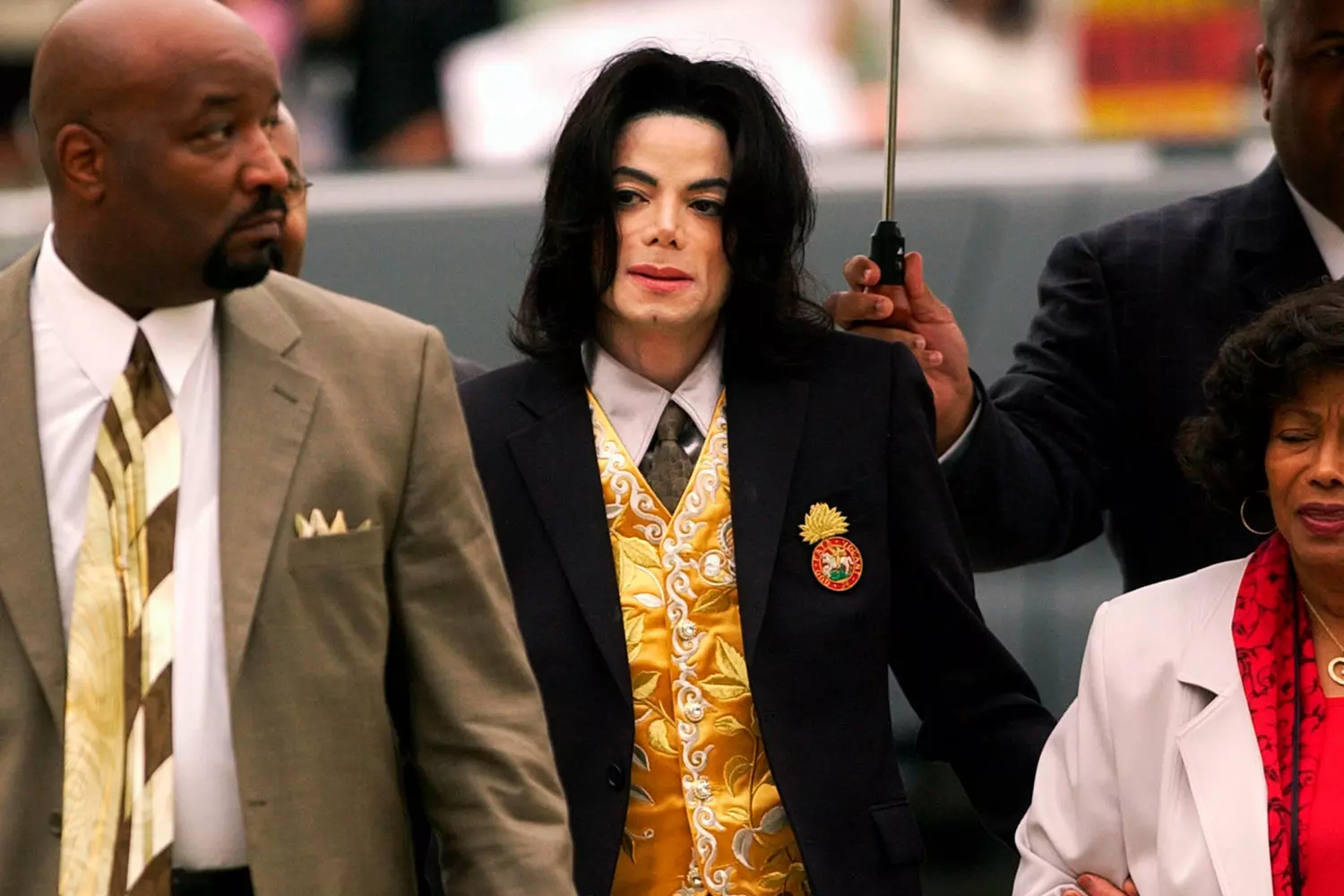 Michael Jackson heading to court amid legal challenges Michael Jackson on his way to court during legal proceedings