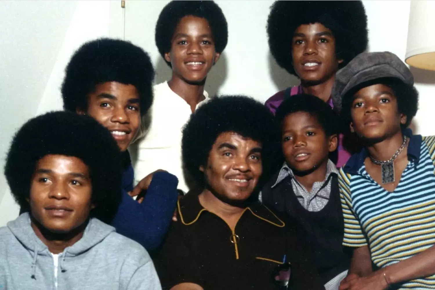 Young Michael Jackson with his parents and siblings — early years of The Jackson family Michael Jackson with his family during childhood — The Jackson family