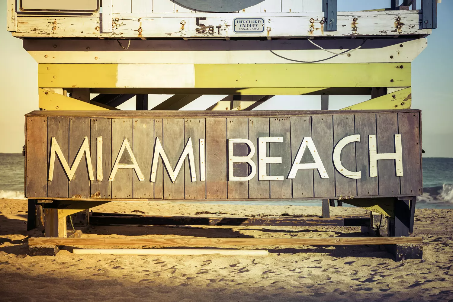 Photo rescue booth on the best beaches of Miami — American Butler