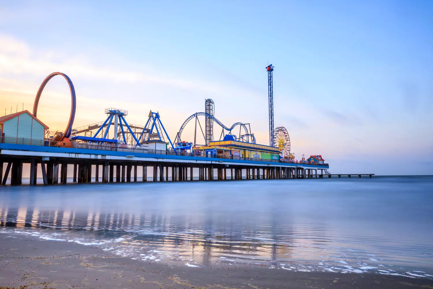 Лучшие пирсы и променады в США — фото пирса Galveston Island Historic Pleasure Pier, Texas — American Butler