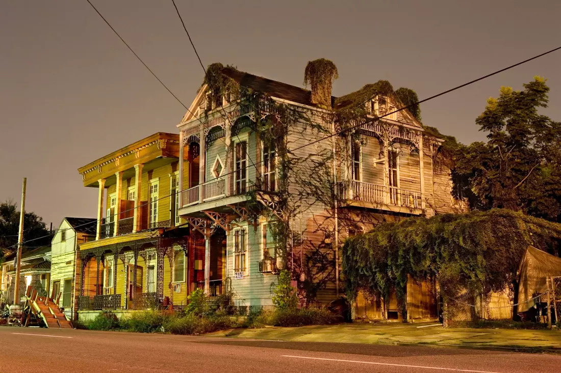 Photo of an old country house in New Orleans, Louisiana — American Butler